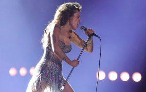 Miley Cyrus adelanta