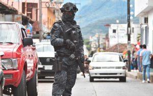 Cruzan policías