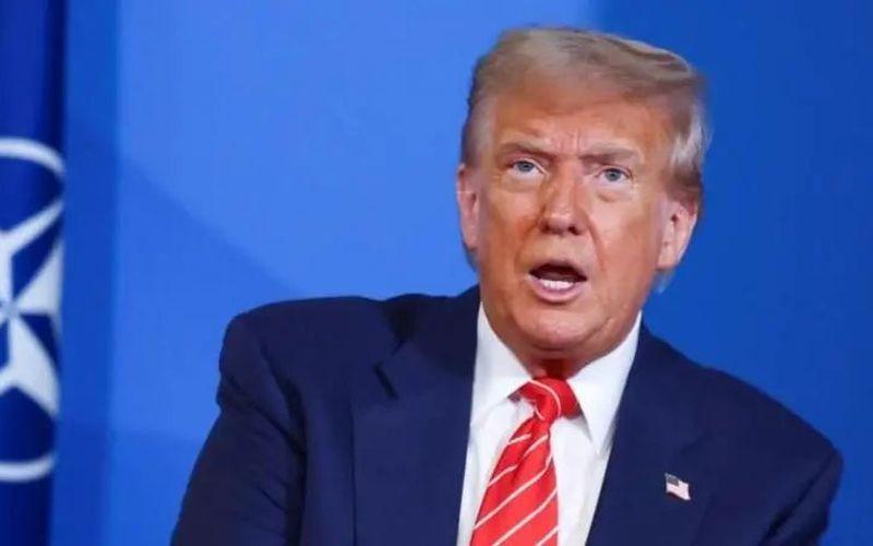 Exhiben a Trump