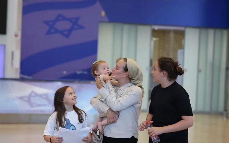 Israel e Irán levantan