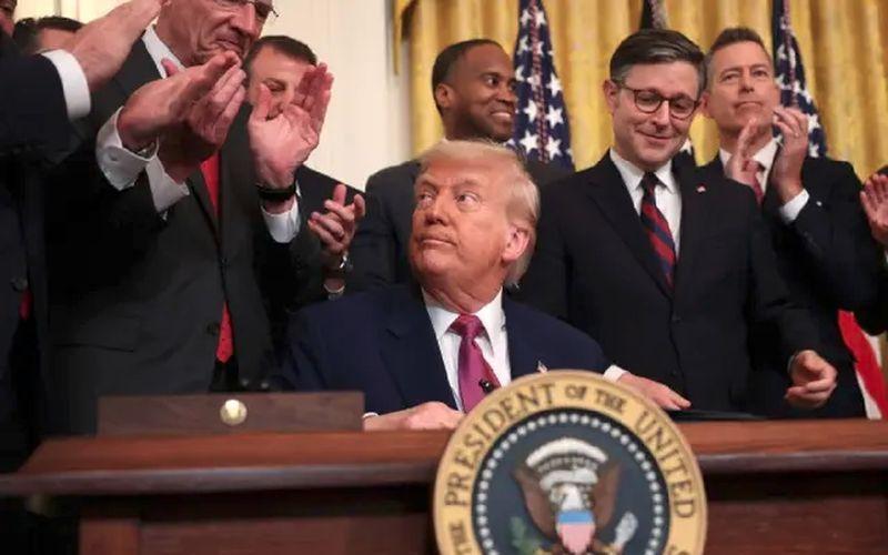 Trump comunica