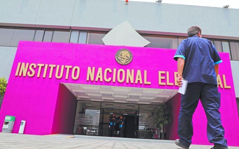 Renuncian titulares