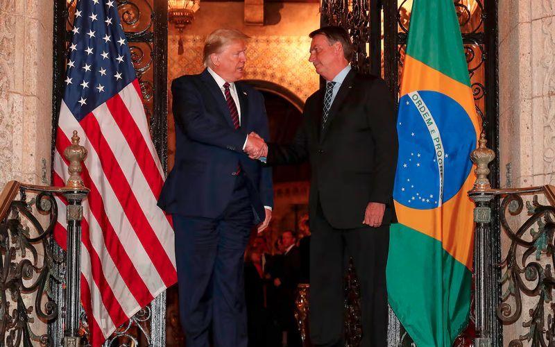 Trump acusa a
