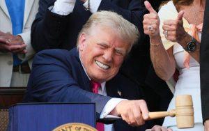 Trump promulga