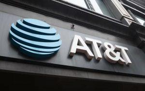 AT&T planea retirarse
