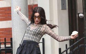 Anne Hathaway cae