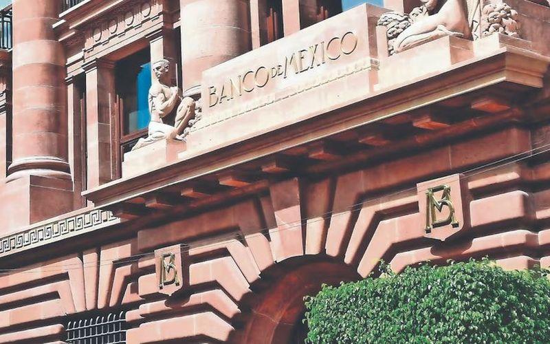 Banxico retrasa