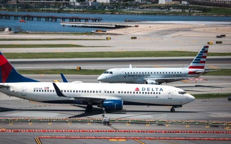 Aerolíneas suspenden