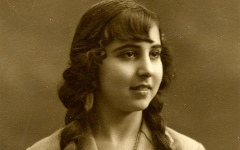 Estudio de mujer que