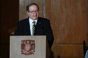 Instruye rector