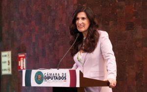 Kenia López Rabadá