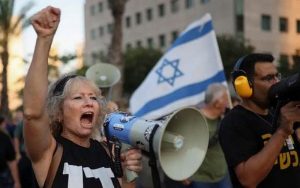 Miles de israelíes