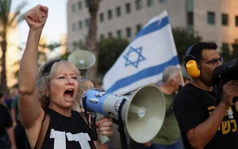 Miles de israelíes