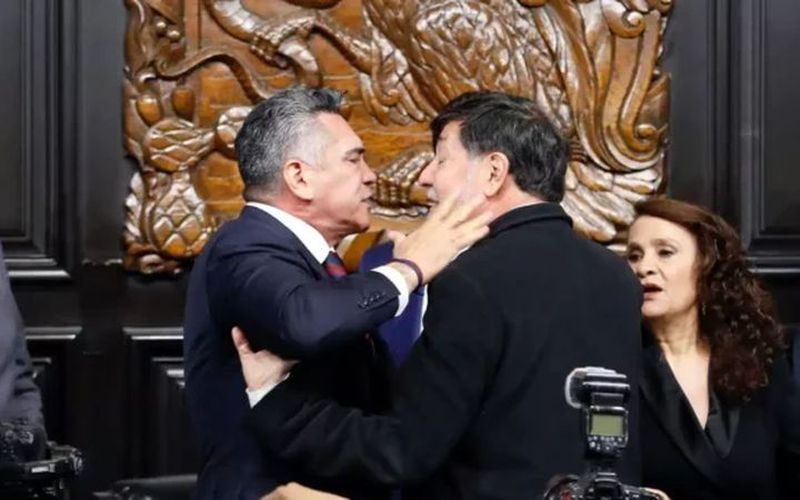 ‘Eres un coyón’