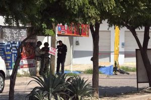 Asesinan a dos