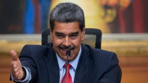 Maduro intenta
