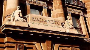 Banxico recorta