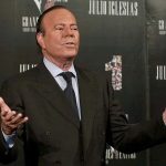 Julio Iglesias niega