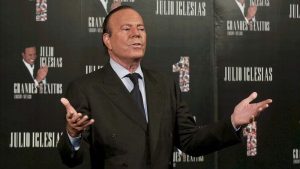 Julio Iglesias niega