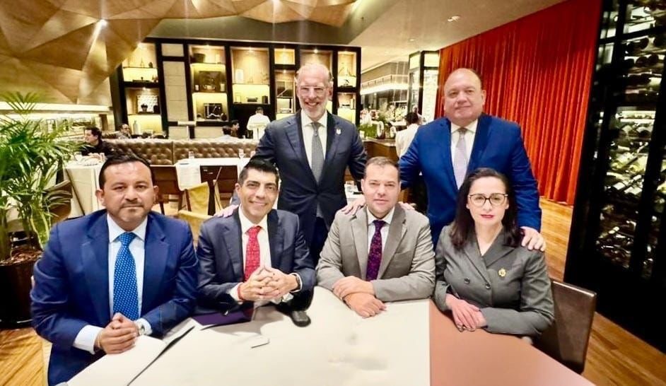 1b313695-9b09-4d90-8b4c-a1944551e5de