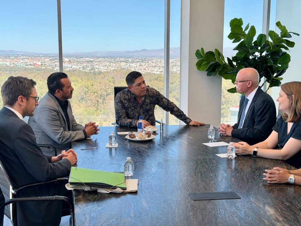 241e4fe5-16e8-40e9-a262-1268aa766e7d