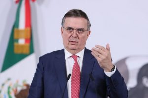 Ebrard busca que