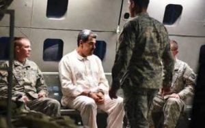 Nicolás Maduro recibe