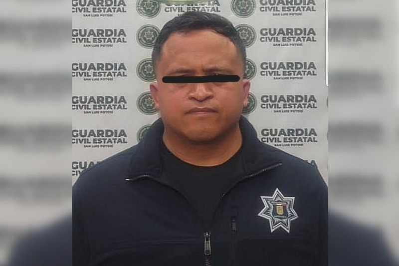 Detienen al director