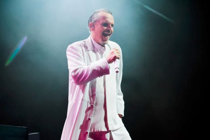 Miguel Bosé cumple