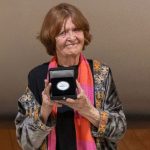 Gerda Gruber recibe