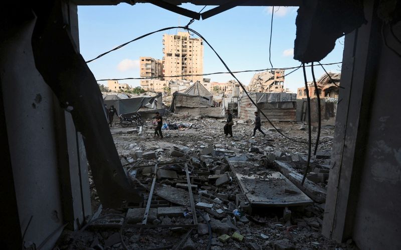 Israel bombardea