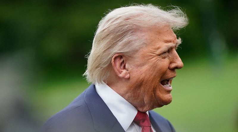 Trump considera