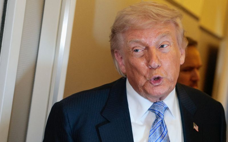 Trump da a Irán
