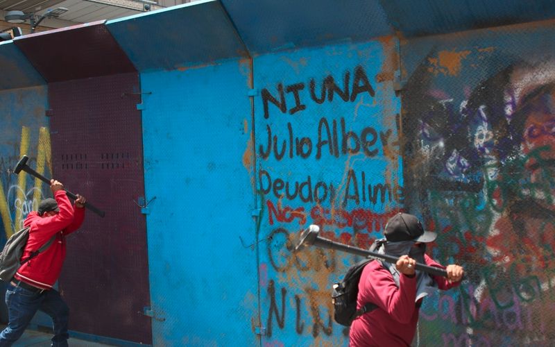 CNTE amaga
