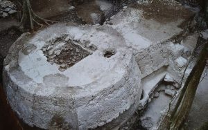 Descubren altar