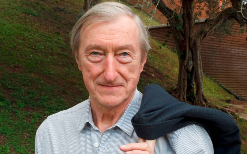 Julian Barnes