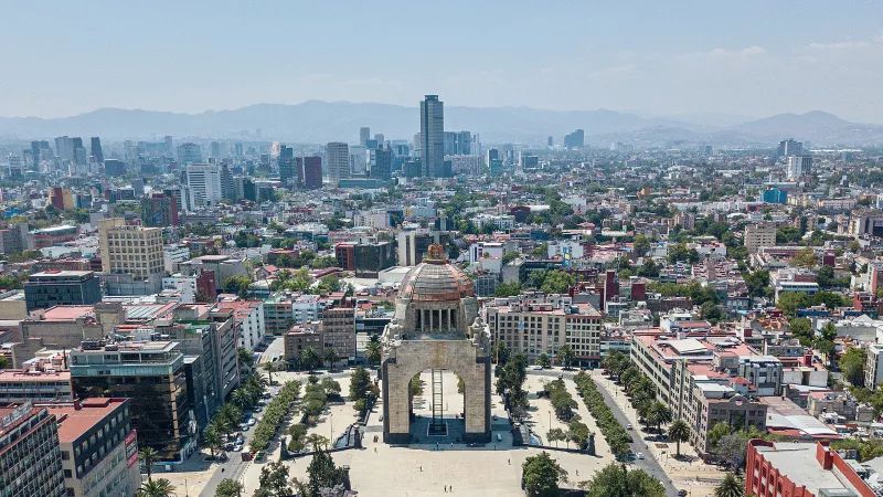 México cae siete