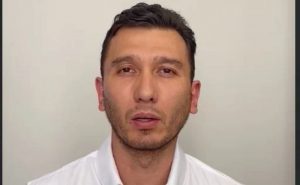 Renuncia tesorero