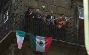 U2 sorprende