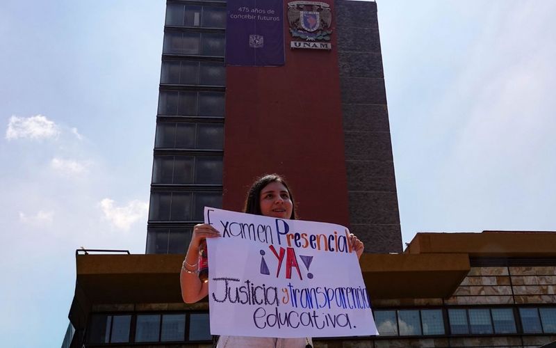 Estudiantes celebran