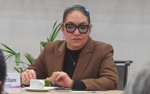 Renuncia secretaria