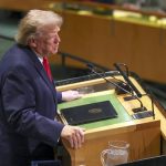Trump acusa