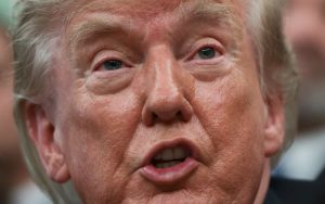 Trump sugiere