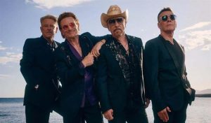 U2 agrega una